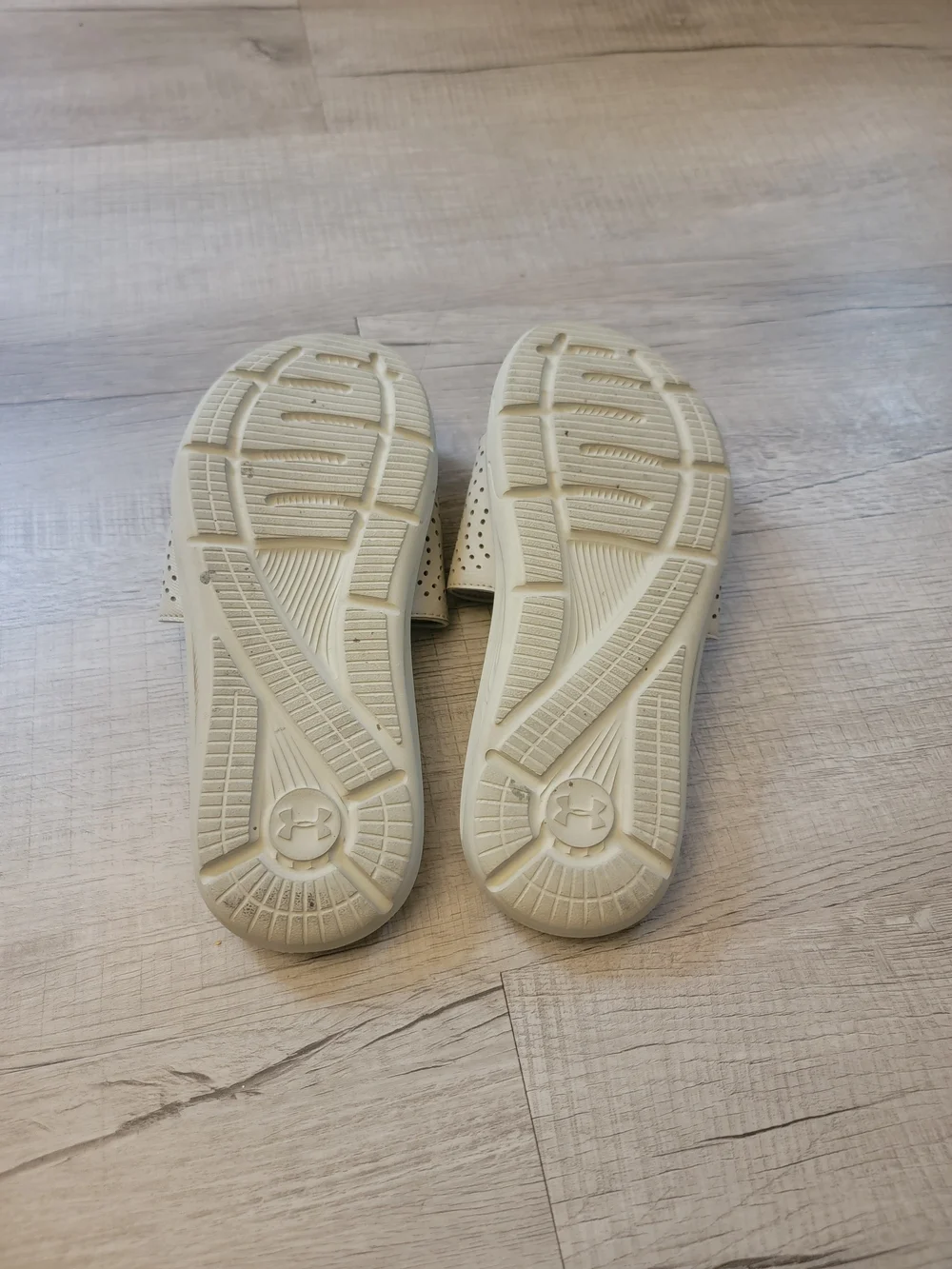 Under Armour Kids Freedom Slide Sandals in Cream